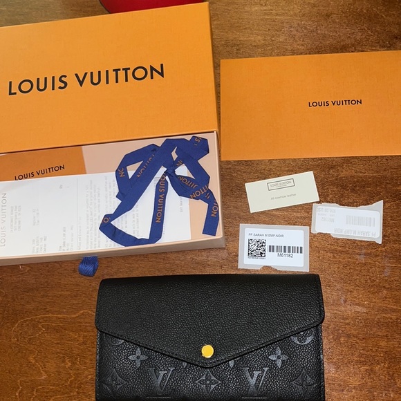 Louis Vuitton Handbags - Louis Vuitton wallet Sarah